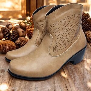 Aerocushion Bolo Ankle Booties Womens 9.5M Camel 2.25" Heel Back Zip Casual
